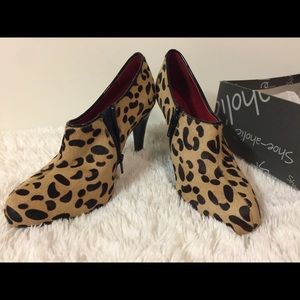 Brand New Leopard short boots (size 6)